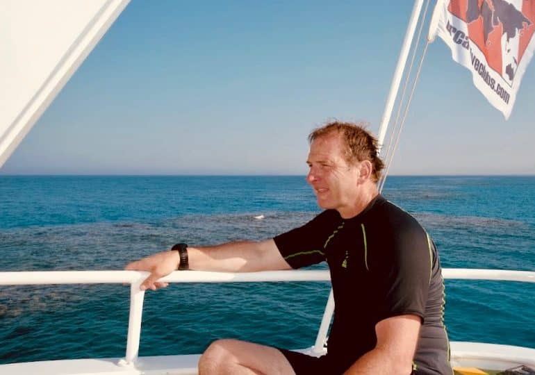 Martin Parker sur un bateau après la plongée