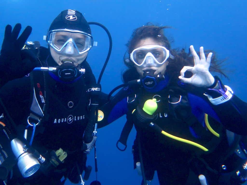 Hélène et Marina lors d'une plongée à Nice