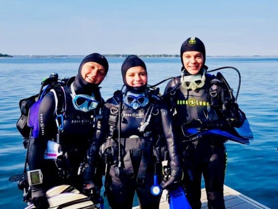 L'amitié rend les plongées plus belles comme pour ces trois plongeurs en Zélande