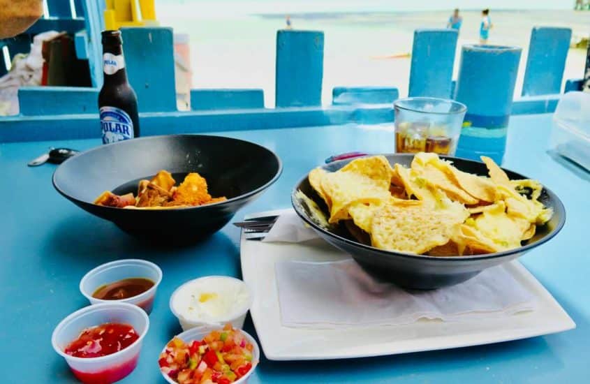 Les repas de plongeurs sont toujours bienvenus mêmes lorsqu'ils s'agit d'un repas pris sur le pouce comme ici à Bonaire.