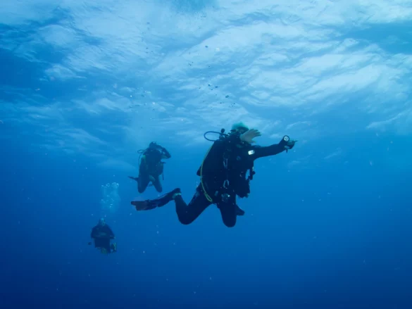 L'œdème pulmonaire d'immersion peut survenir à tous moments de la plongée
