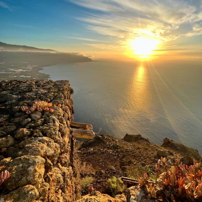 Coucher de soleil vu du mirador de la Pena à El Hierro.