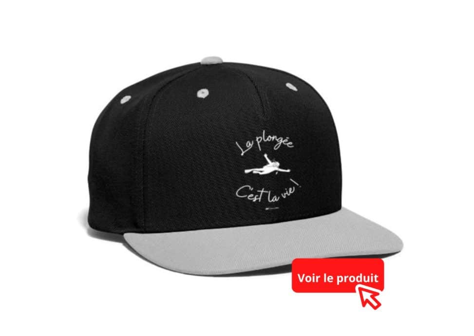 Une casquette de plongeur.