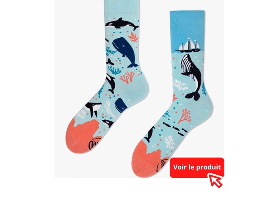 Des chaussettes stylées au motif océan.