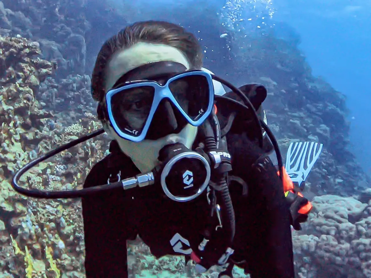 Hélène Adam équipée avec du matériel DYNAMICNORD en plongée en Egypte.