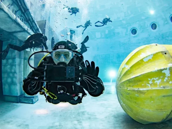 Hélène Adam au Duiktank avec son caisson DiveVolk SeaTouch 3 Pro.
